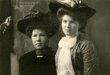 136. Powassan Portrait - Lena Humphrey and Unknown